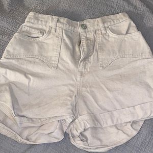 BDG KHAKI MOM SHORTS